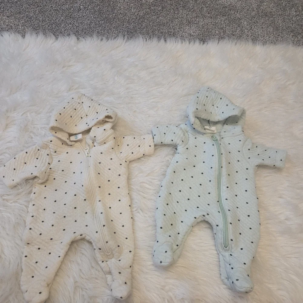 Baby Clothes TWINS Lot - Picture 14 of 16